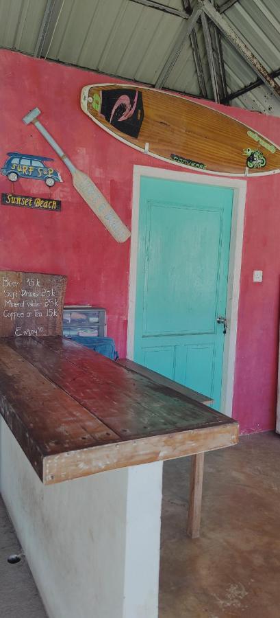 Ten Rooms Teluk Bakau Exteriör bild