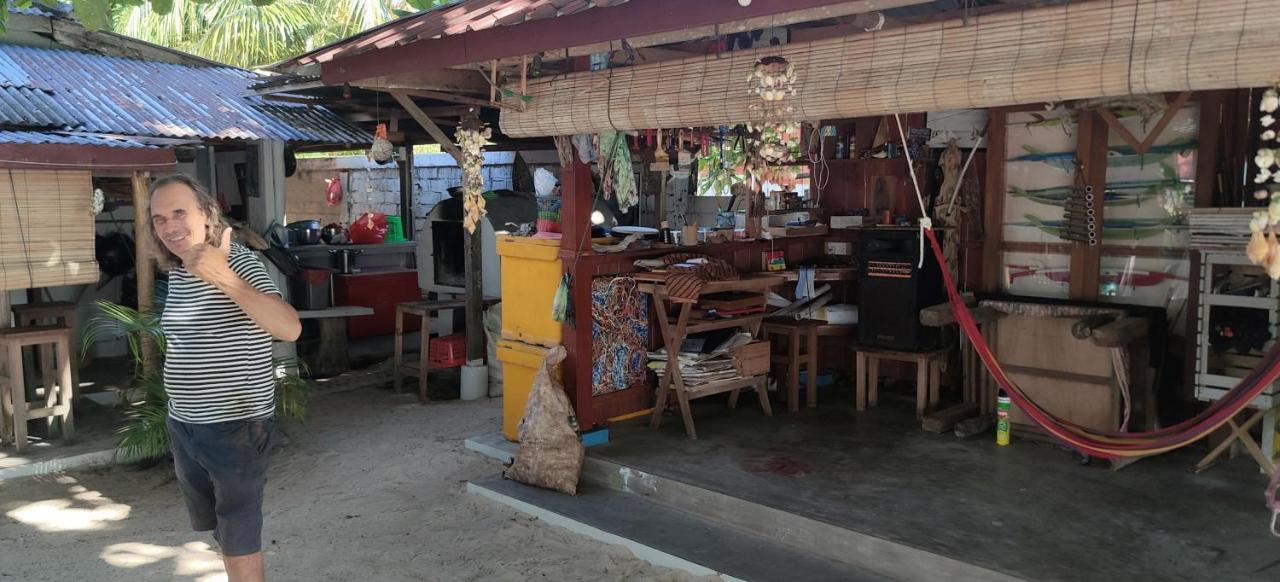Ten Rooms Teluk Bakau Exteriör bild