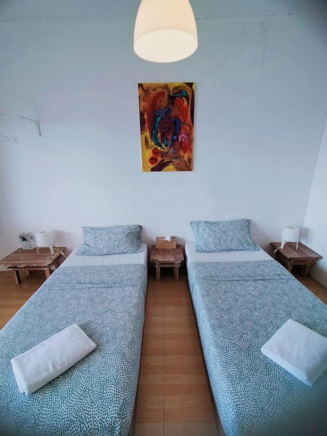 Ten Rooms Teluk Bakau Exteriör bild