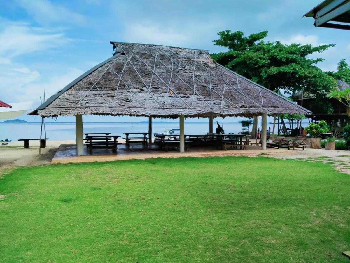 Ten Rooms Teluk Bakau Exteriör bild