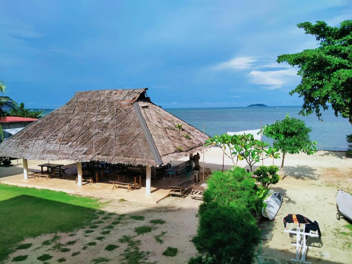 Ten Rooms Teluk Bakau Exteriör bild