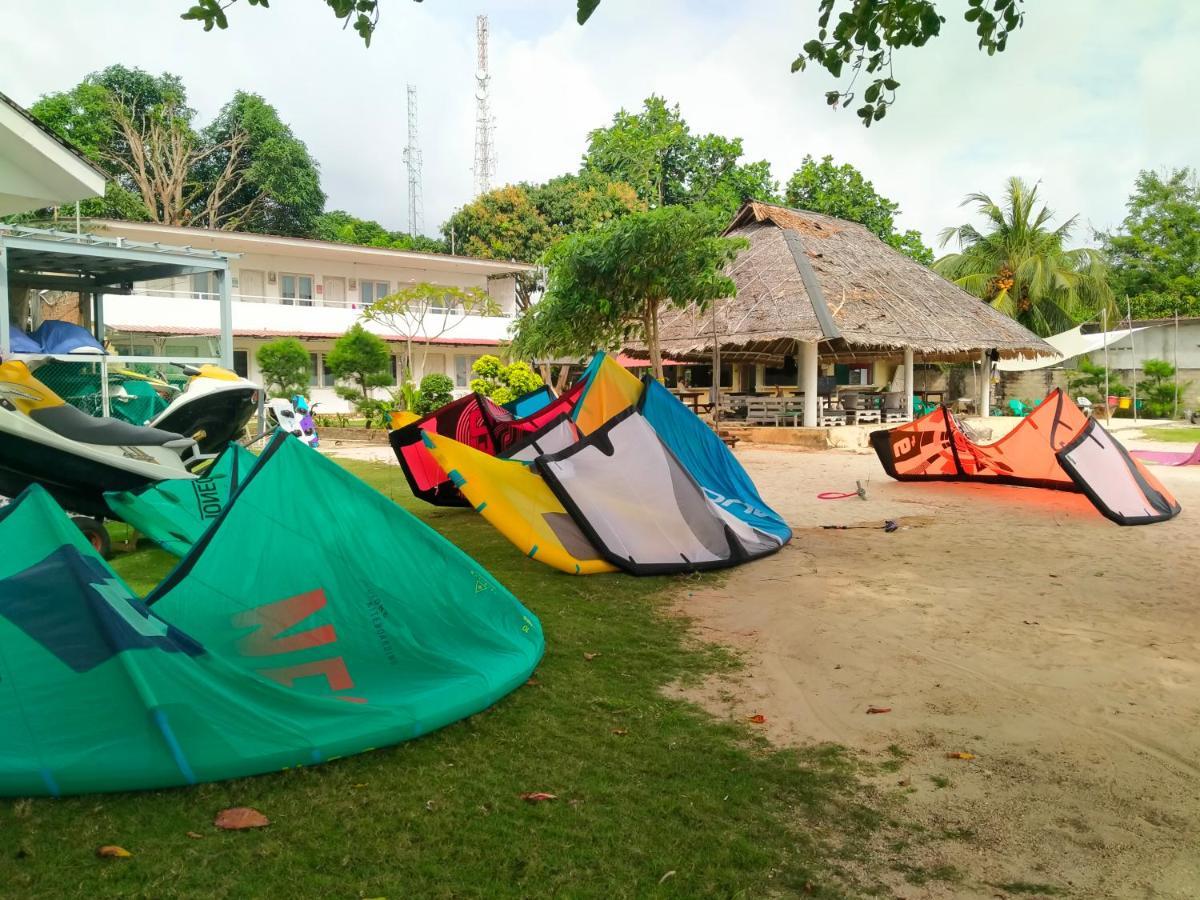 Ten Rooms Teluk Bakau Exteriör bild